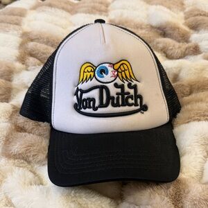 Von Dutch Black and Cream Trucker Hat